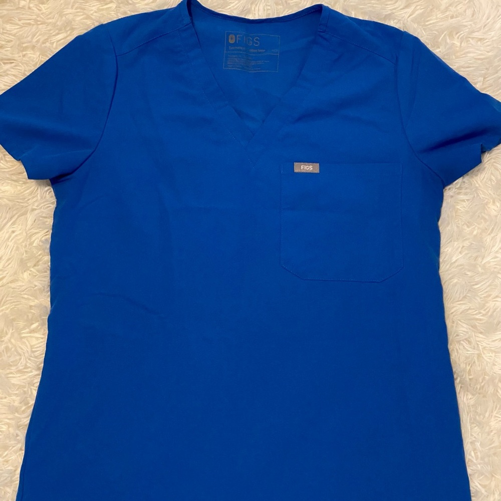Figs scrub top